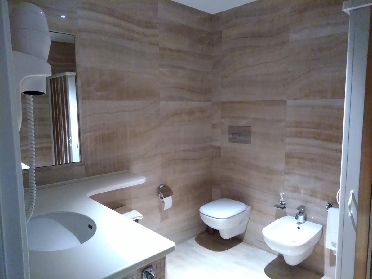 Triple Room Private Bathroom