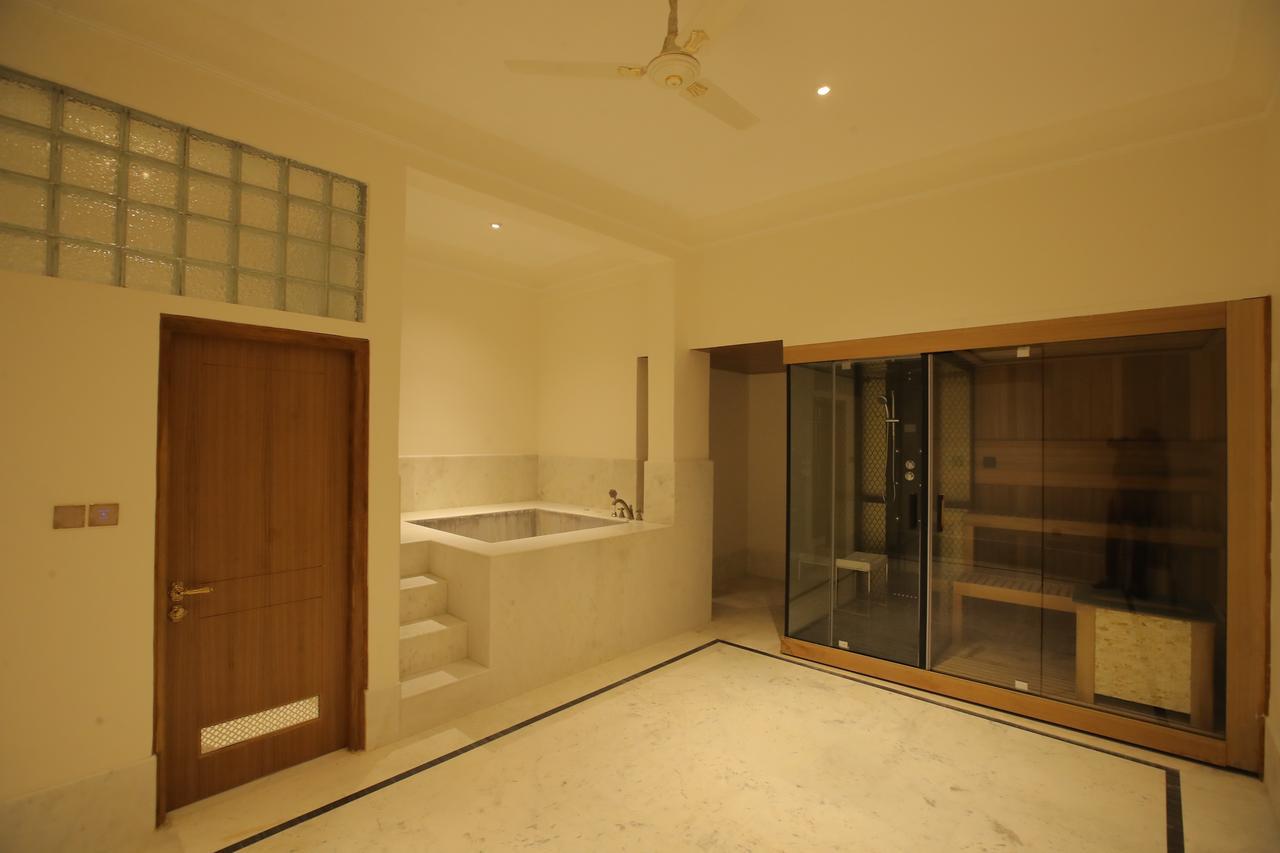 Royal Exclusive Villa Suite with Private Pool : Welcome drink on arrival, 2 pints of Kingfisher lager beer, One child up to 10 years complimentary without extra bed,20% discount on all resort services,663576414:JPEG