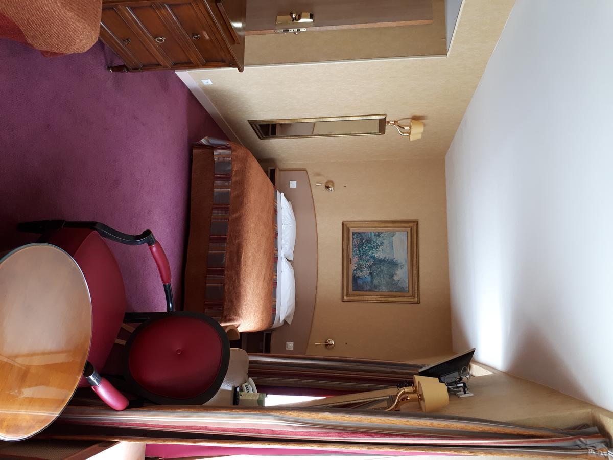 One-Bedroom Suite