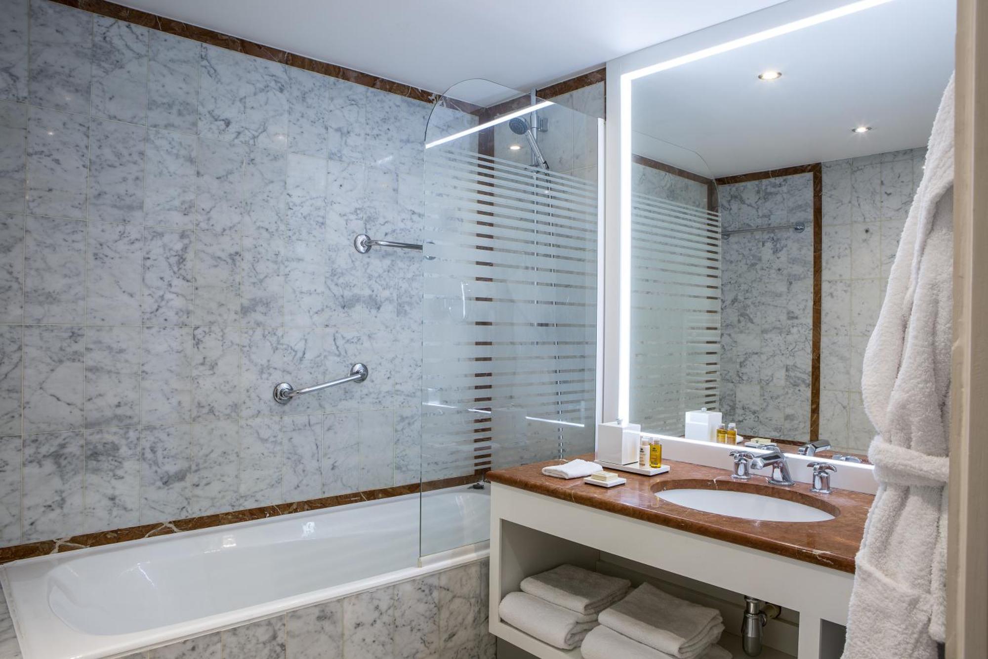 Junior Suite with Balcony
