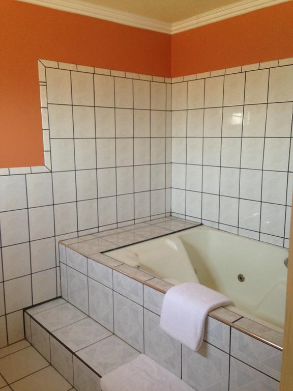 King Room with Spa Bath