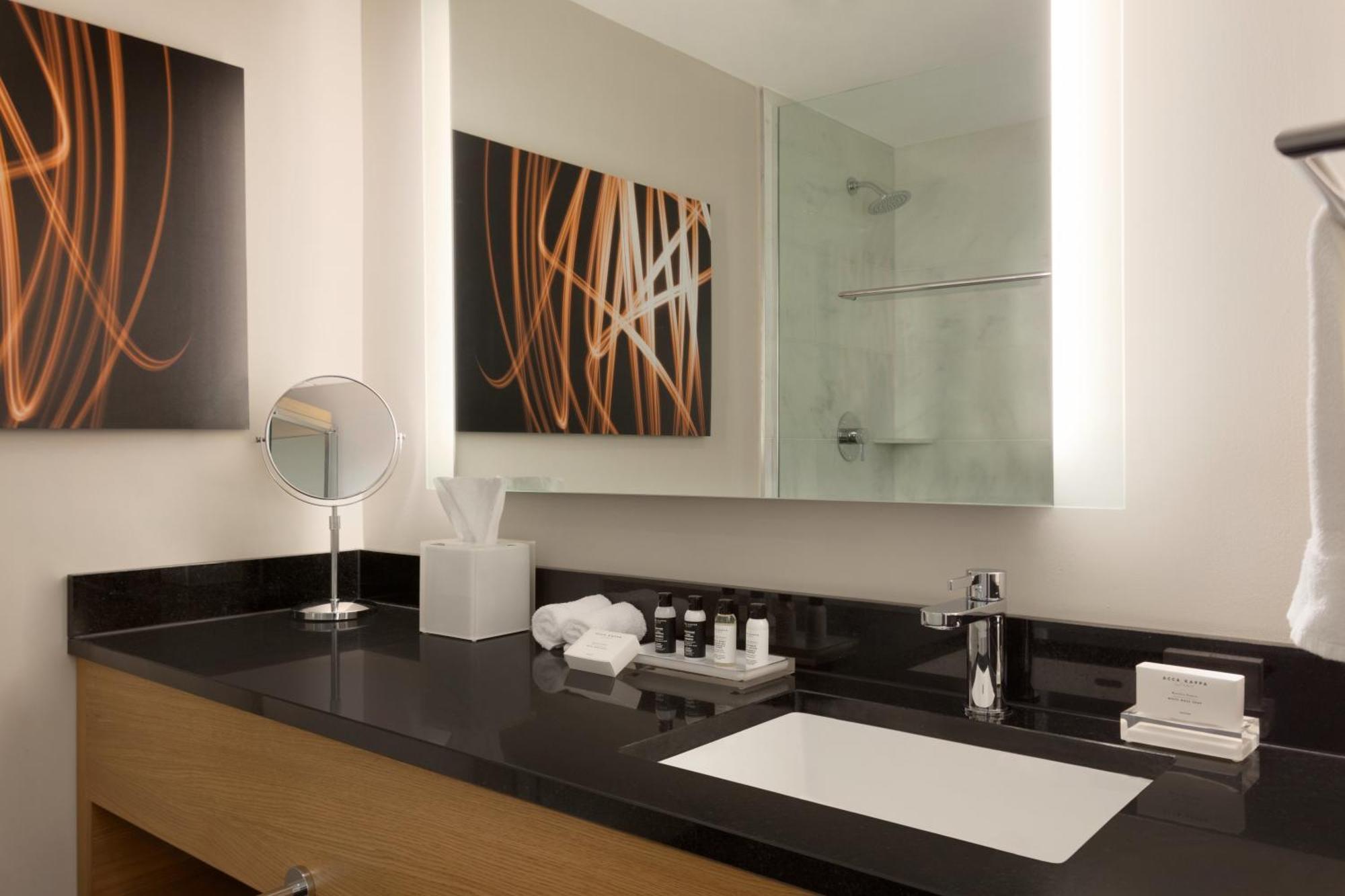 Executive Queen Suite with View of the Empire State Building
