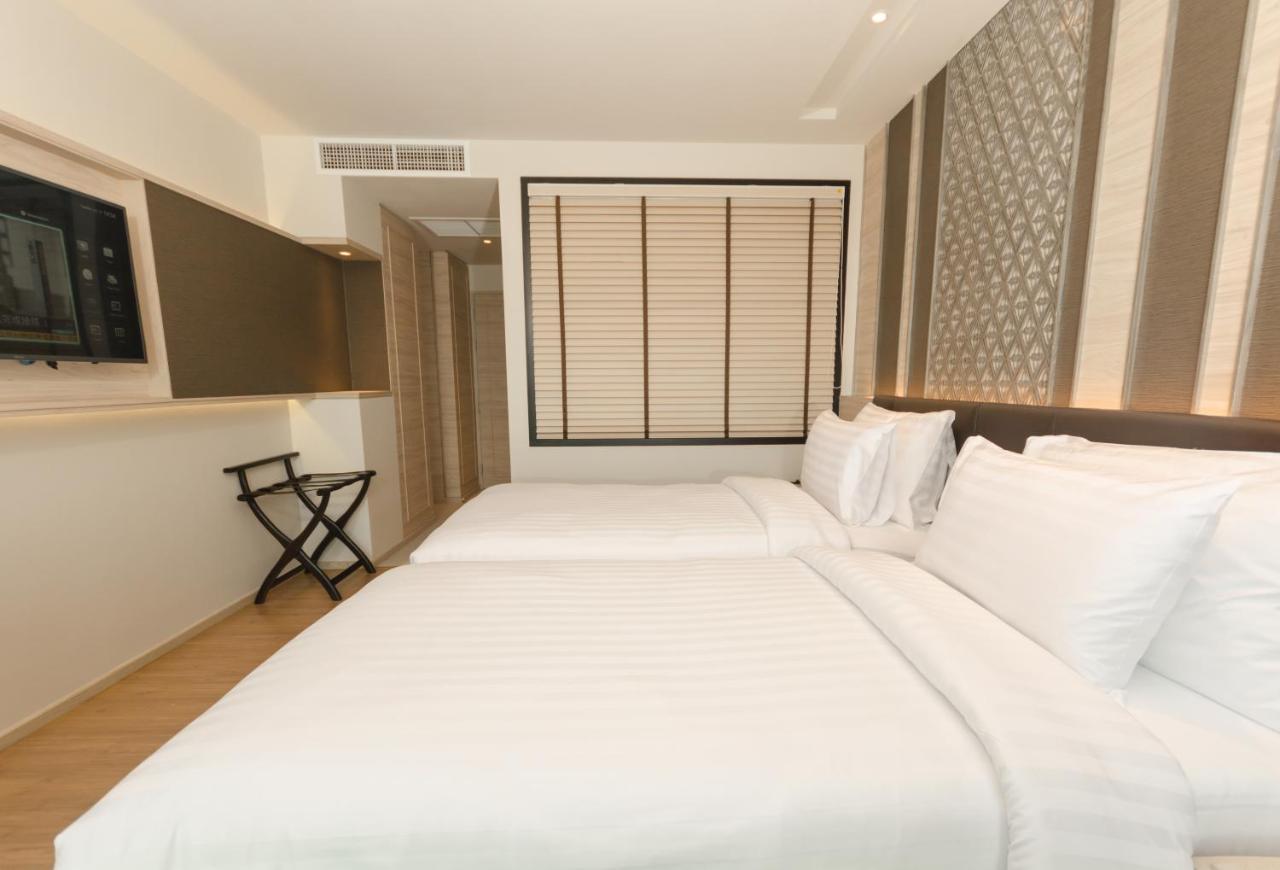 Deluxe Twin Room with View