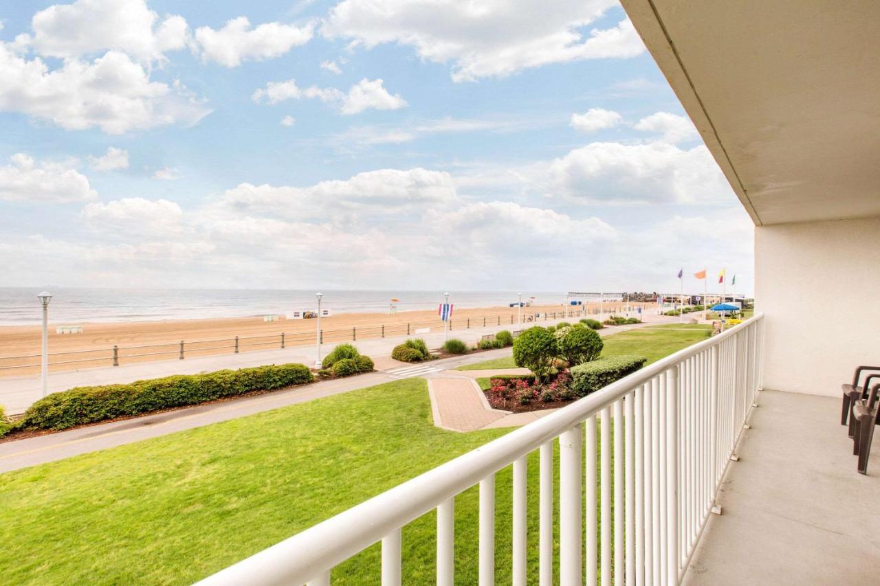 Two Bedroom Suite with Hot Tub - Oceanfront