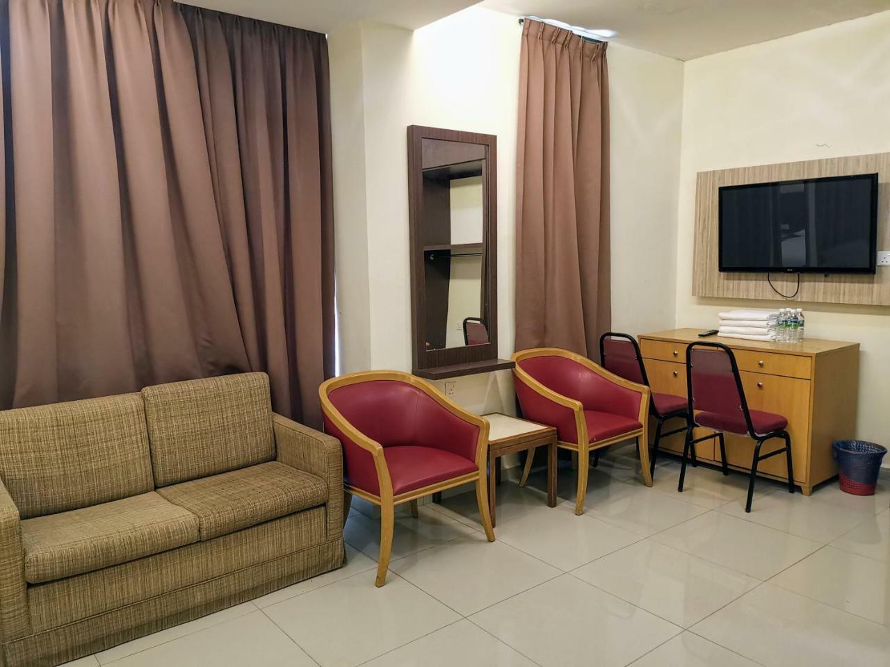 Double Queen Room