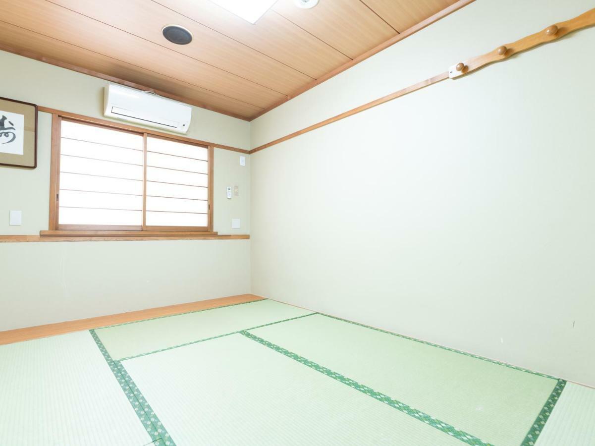 Japanese-Style Twin Room with Shared Bathroom - Non-Smoking