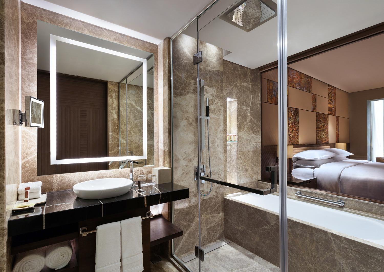 Deluxe Room Twin Bed with City View