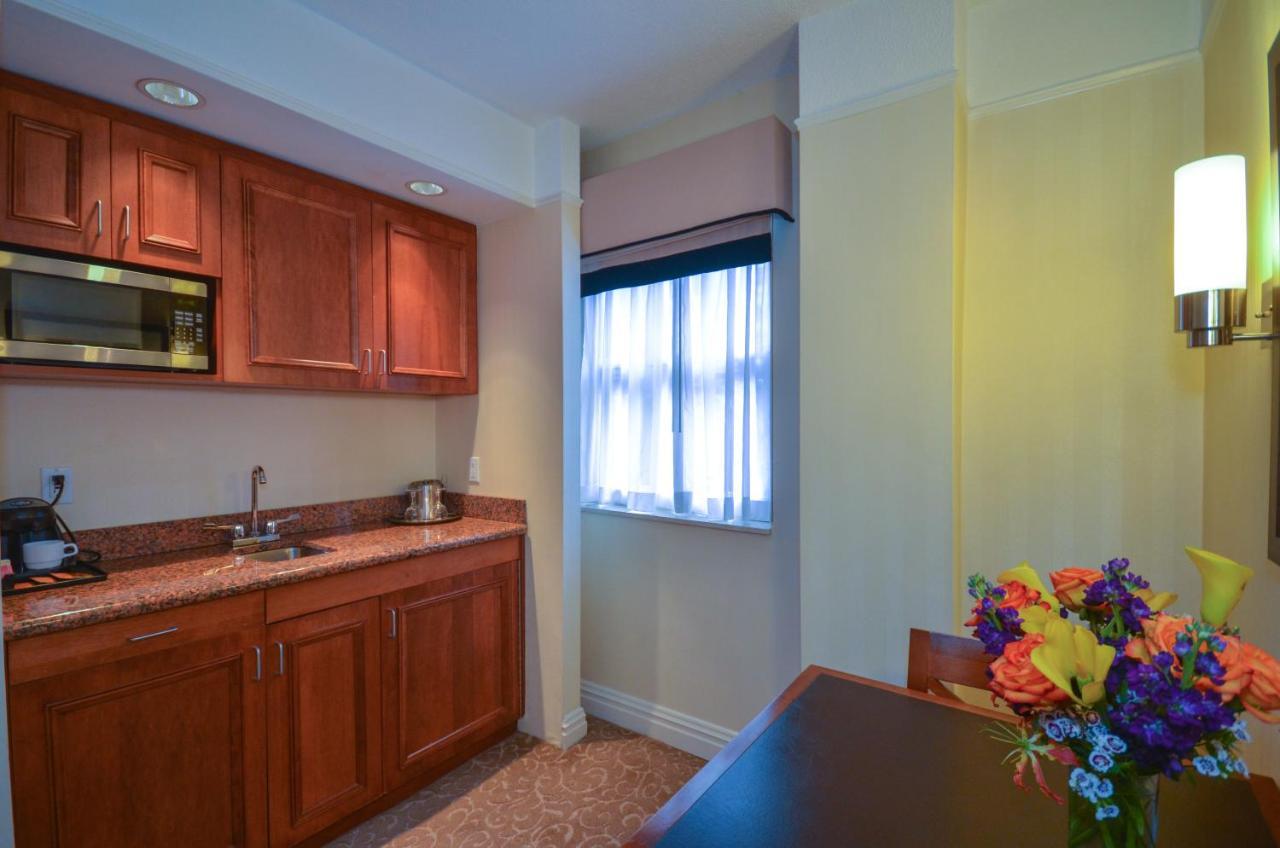 Elite One-Bedroom Suite Queen