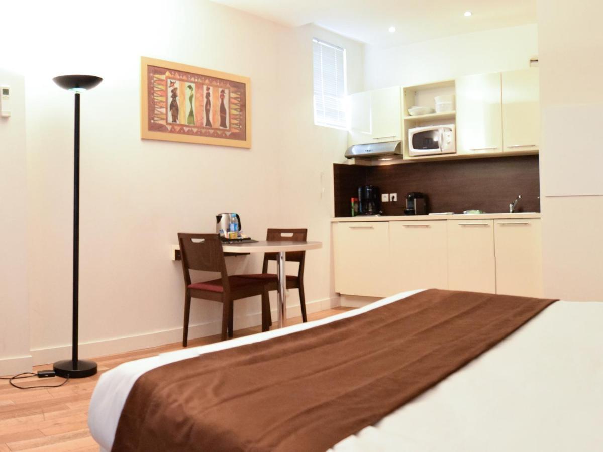 Studio (3 Adults)