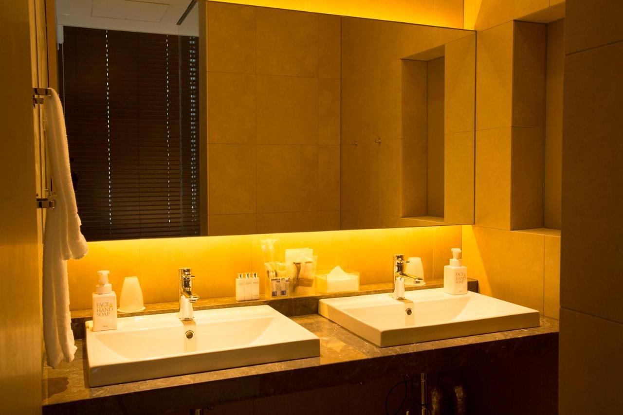 Premium Twin Room with View from Bathroom (Floor 15-16) - Non-Smoking