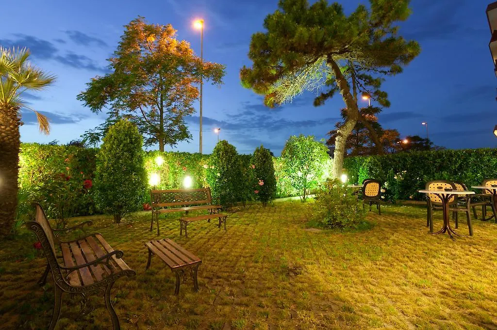 Hotel Globus-1