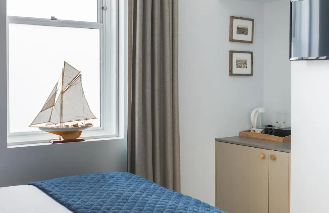 The Clovelly Hotel-1