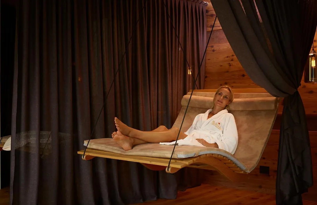 Hotel Shandranj-1