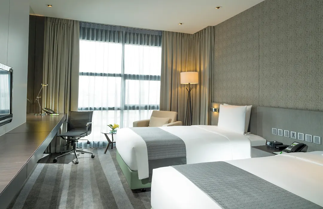 Millennium Hilton Bangkok-1