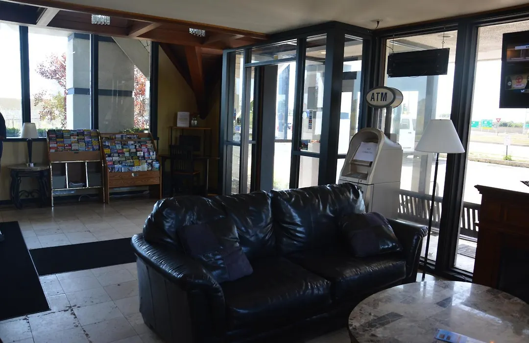 Travelodge By Wyndham Milwaukee-1