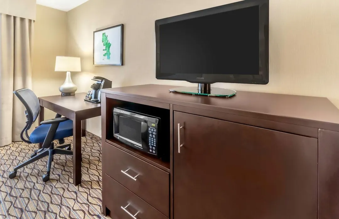 Holiday Inn Milwaukee Airport By Ihg-1