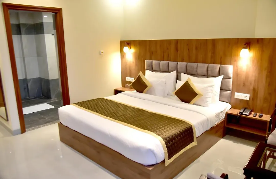 Hotel Aarna-1