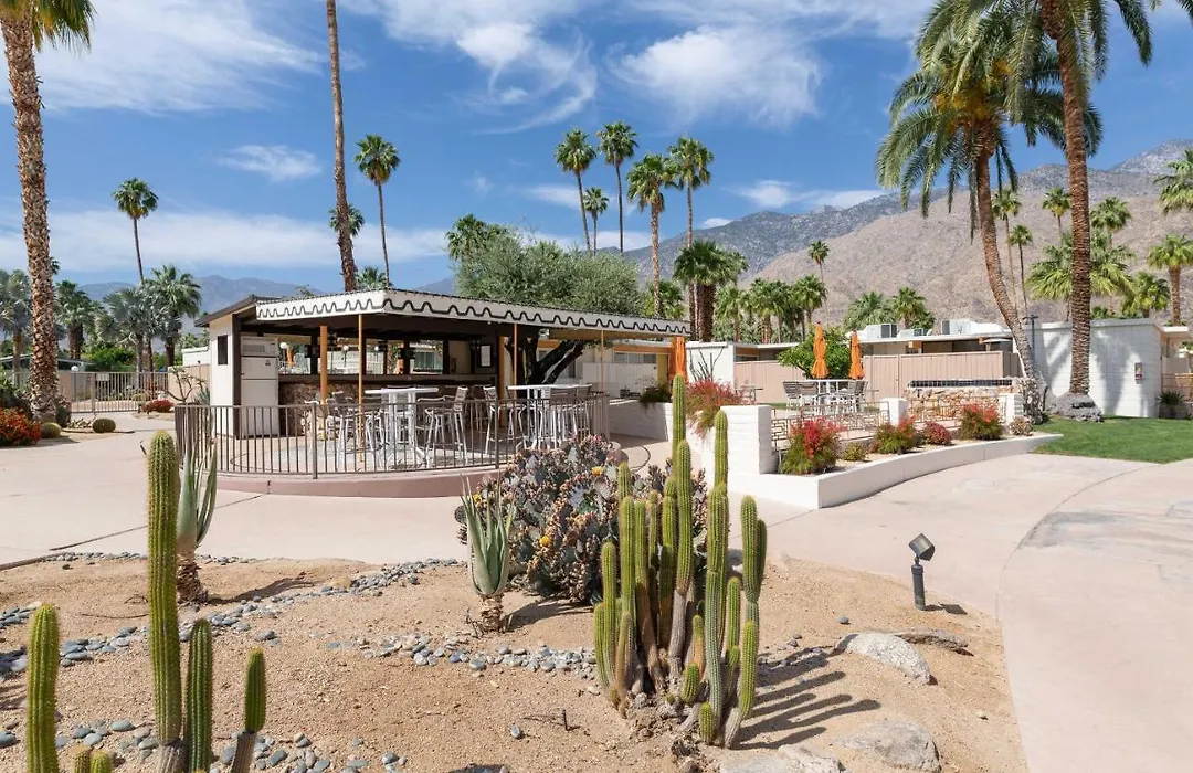 Modern Bungalow In Historic Ocotillo Lodge!-1
