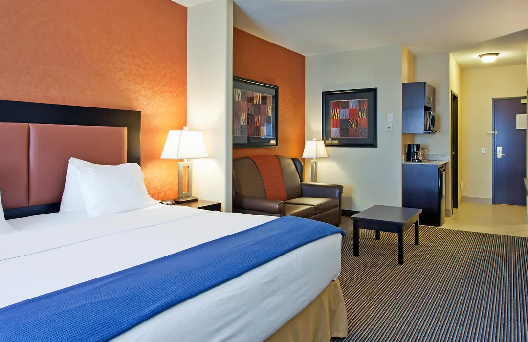 Holiday Inn Express Airport Calgary By Ihg-1