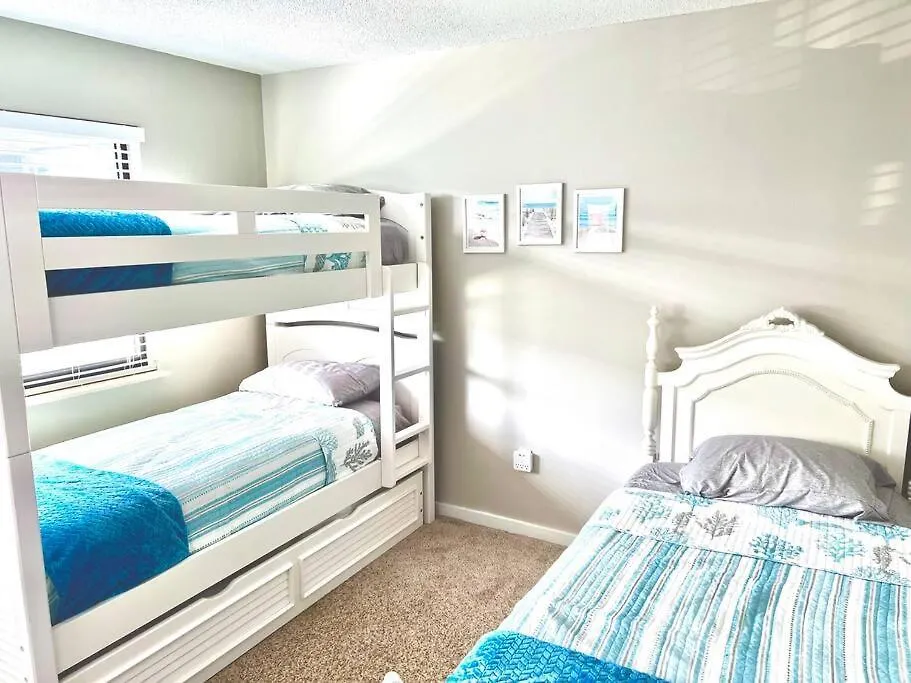 Shore Drive, Myrtle Beach 2 Bd/2Ba Condo-1