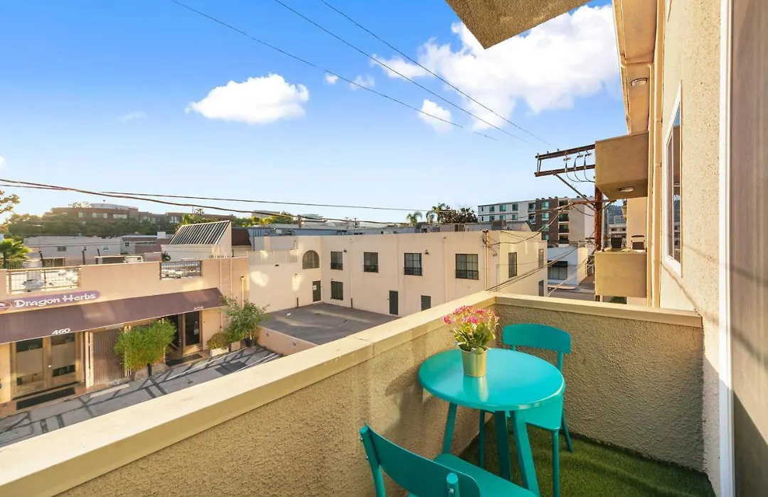 Beverly Hills Chic 2 Bed 2Bath With Patio And Parking 309-1