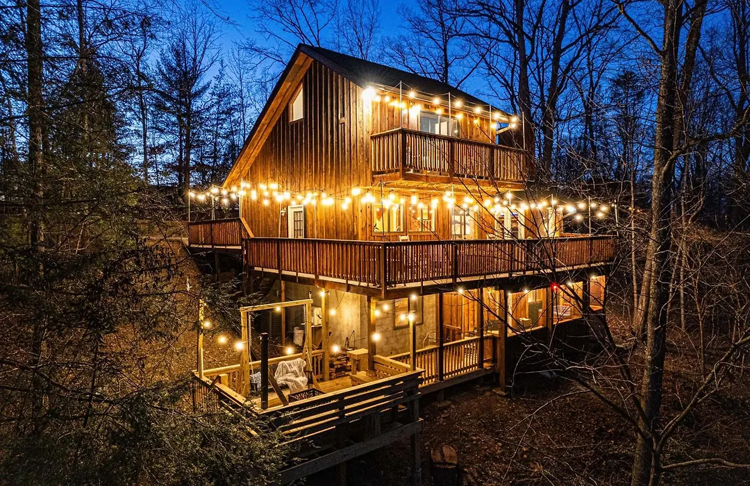 The Family Stone Luxe Cabin Sleeps 12 Hot Tub Dogfriendly Dollywood-1