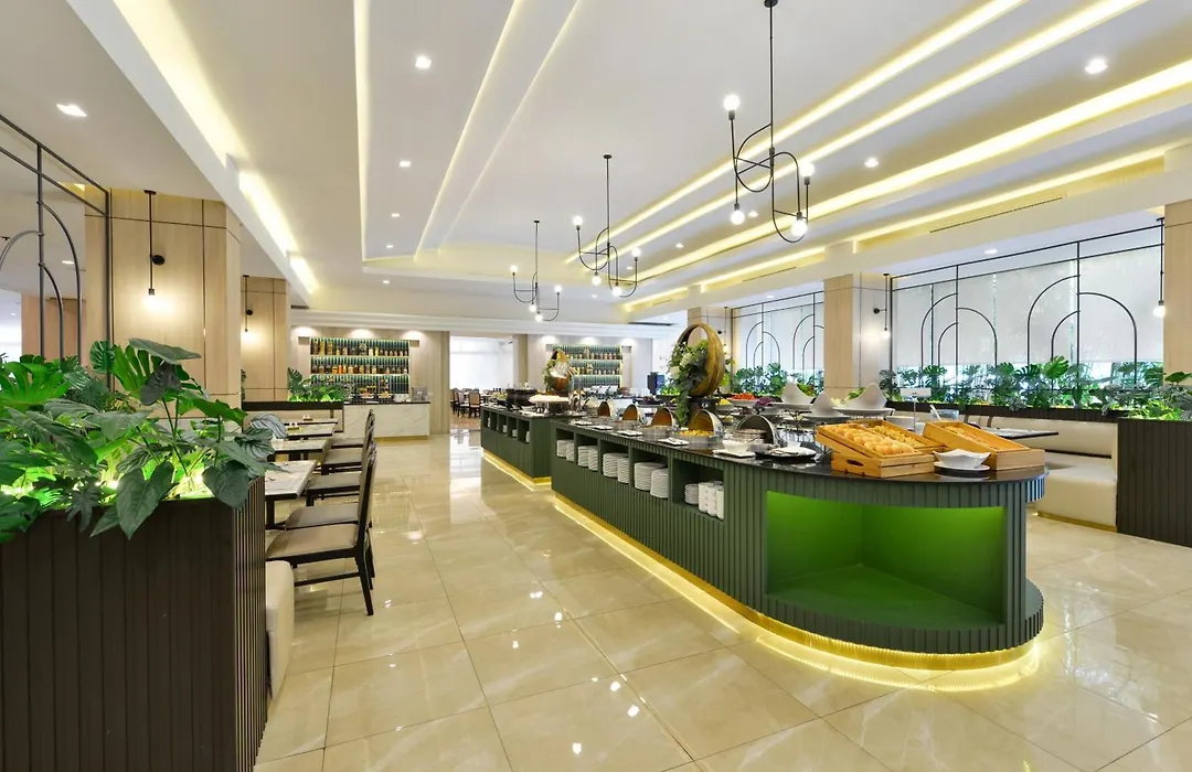 Twin Towers Hotel-1