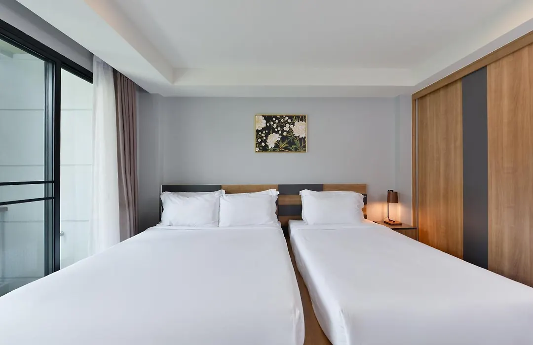 Raweewan Residence Hotel-1