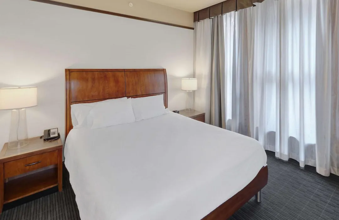 Hilton Garden Inn Milwaukee Downtown-1