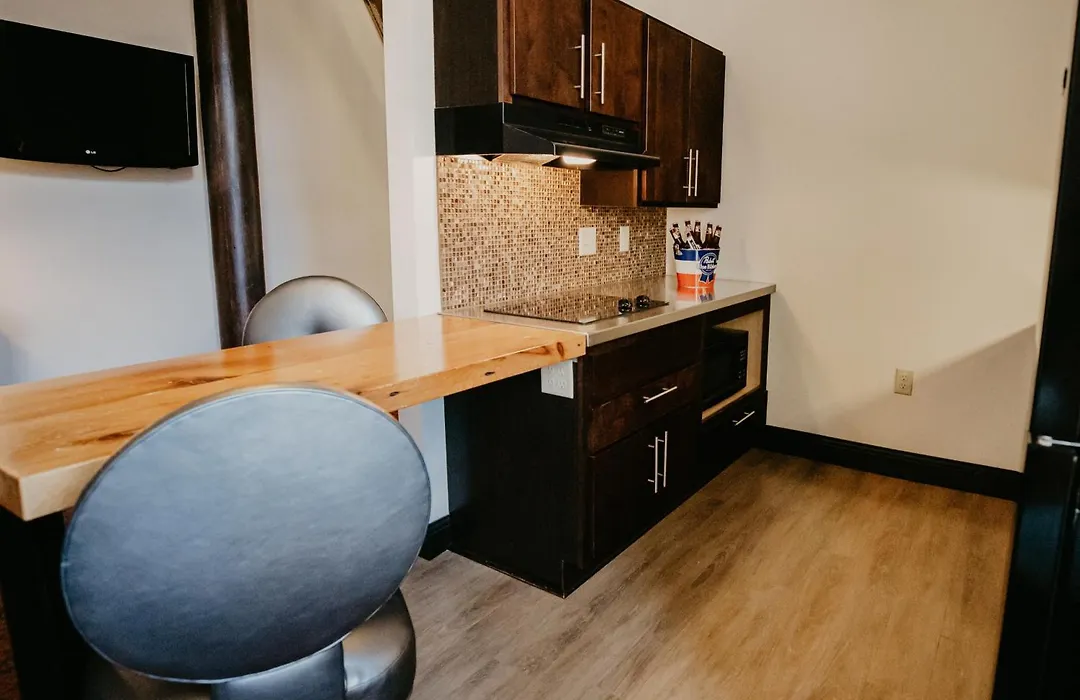 Brewhouse Inn And Suites-1