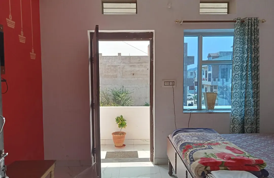 Cocoon Auberge-1