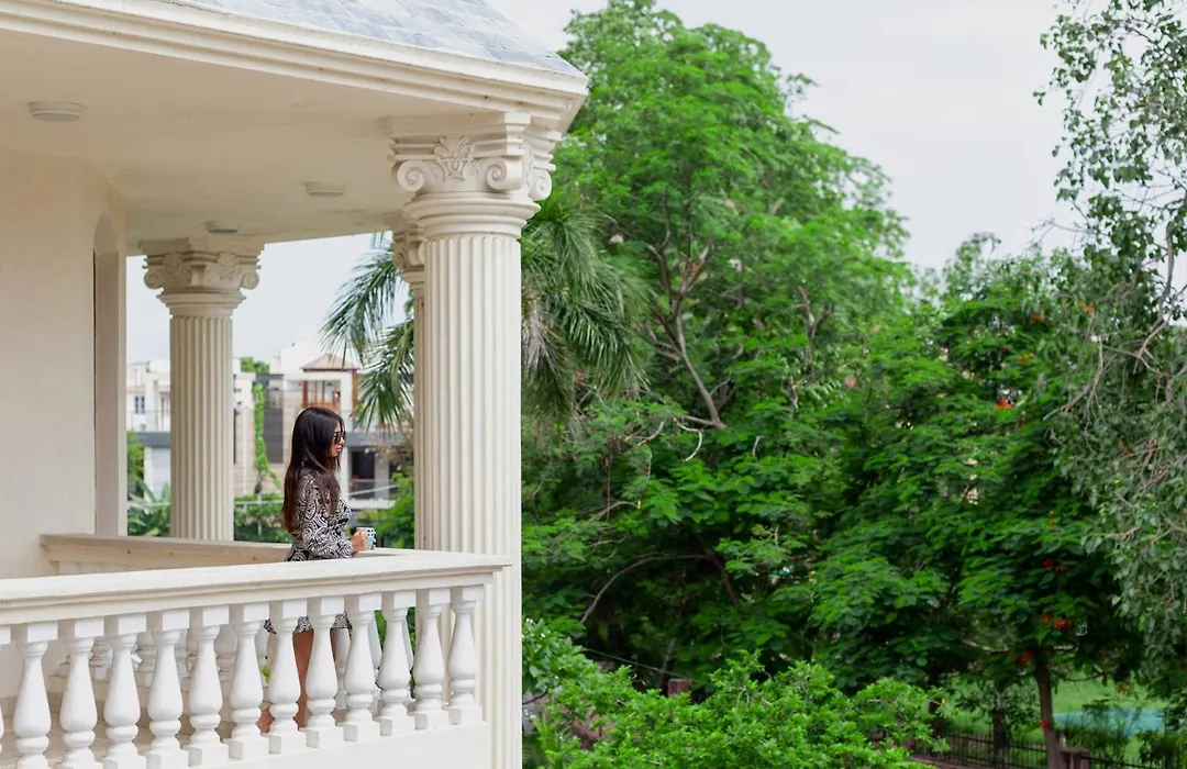 Stayvista's Krishnalaya Mansion: Luxurious Retreat with Indoor Pool & Leisure Amenities-1