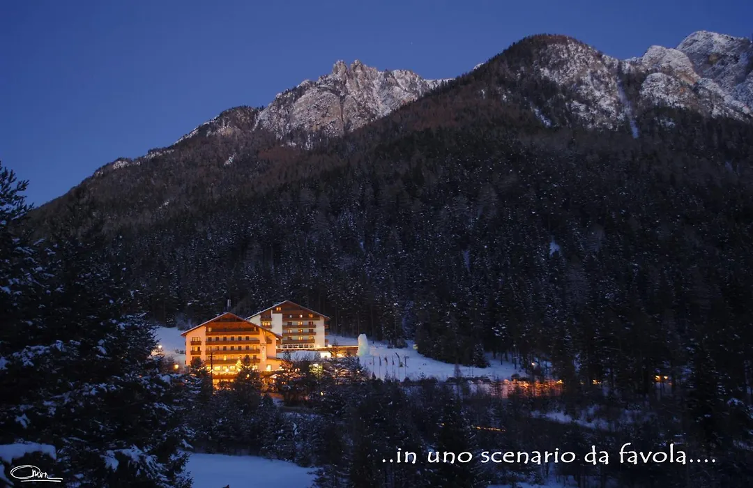 Hotel Shandranj-1