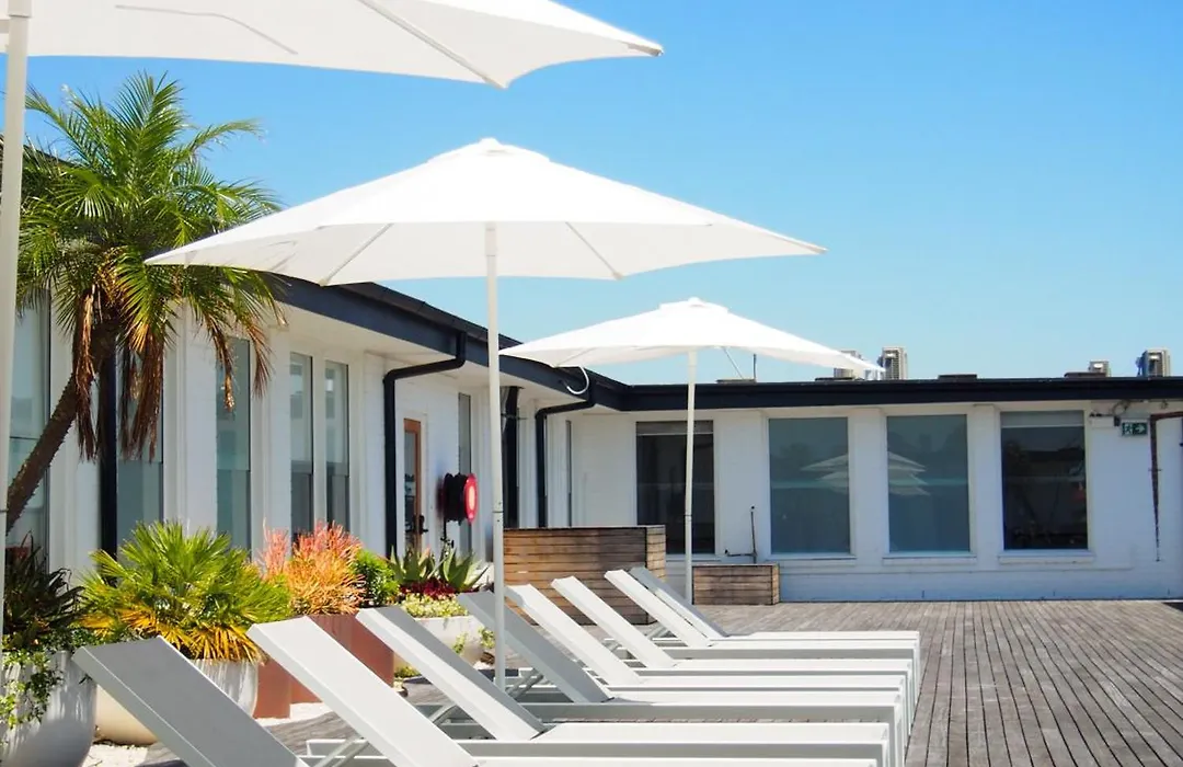 Barrys Beach Road Hotel-1