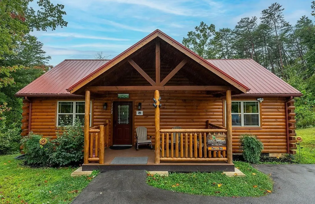 Foxes' Den Cabin With Private Hot Tub-1