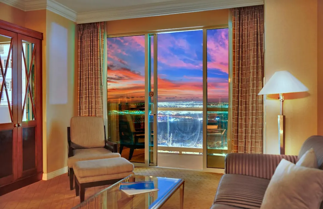 Kintsugi Retreat-Condo-Stripview-No Resort Fee-1