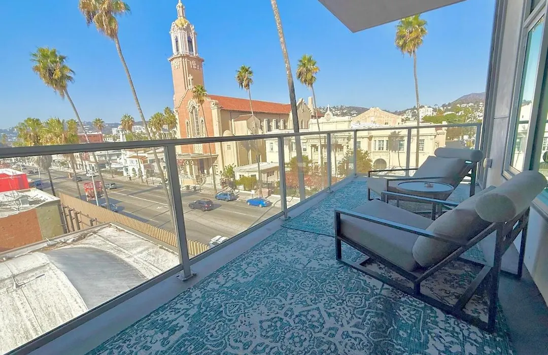 Hollywood Sign View 2 Bed 2 Bath Premium Corner-1
