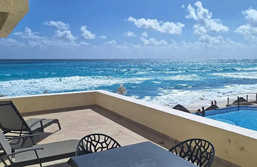 Cancun Plaza Condos-1