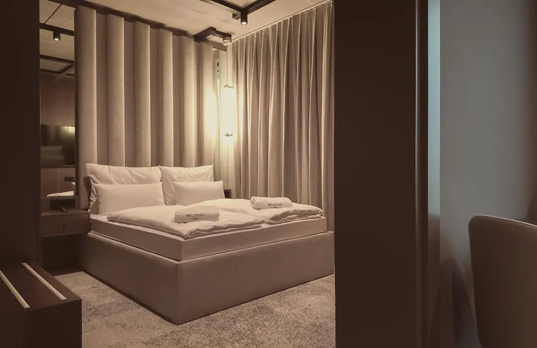 Bellman Hotel-1