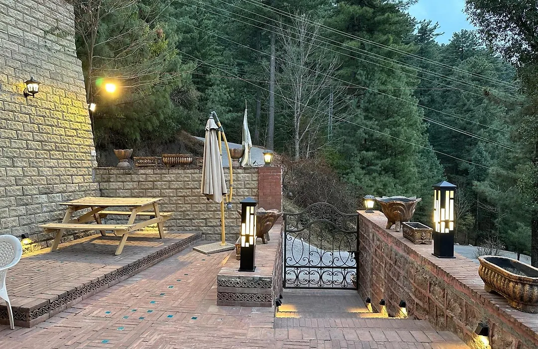 Sarah'S Lodge-1