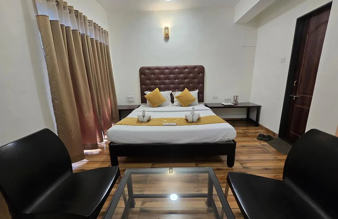 Hotel Vyankatesh & Pure Veg Restaurant-1
