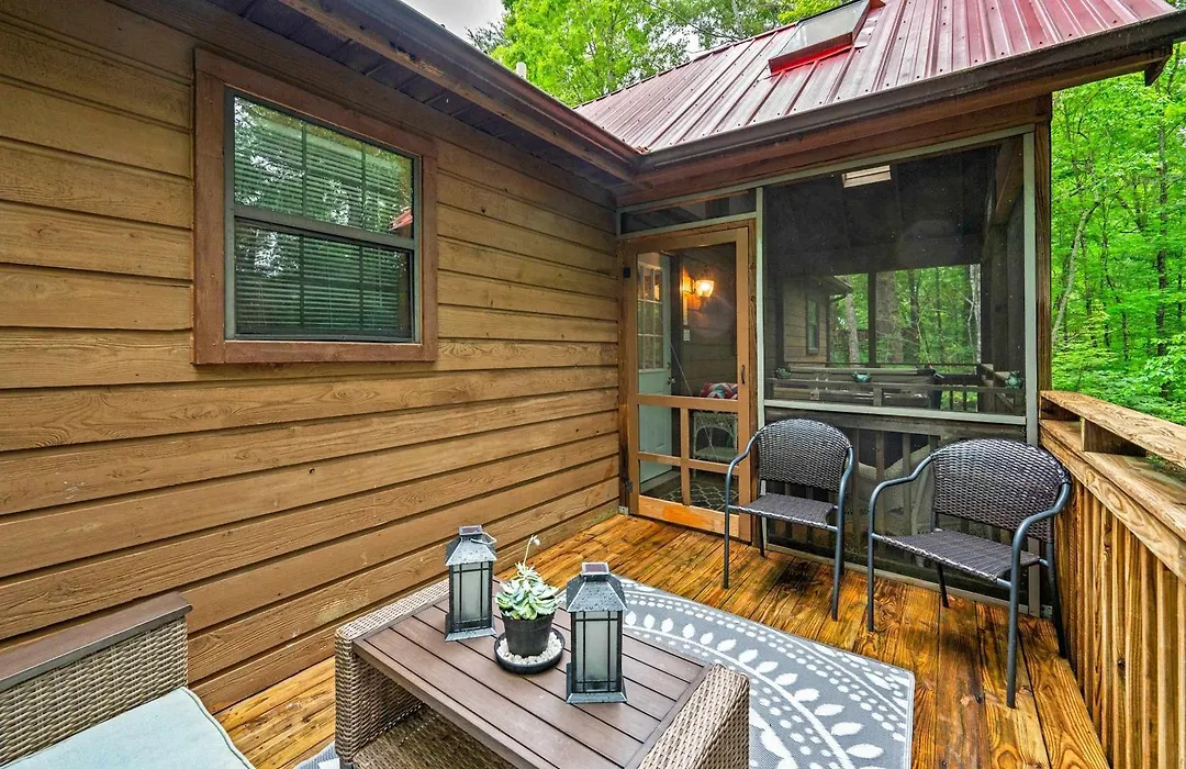 Serene Escape Minutes From Smoky Mountain Fun-1