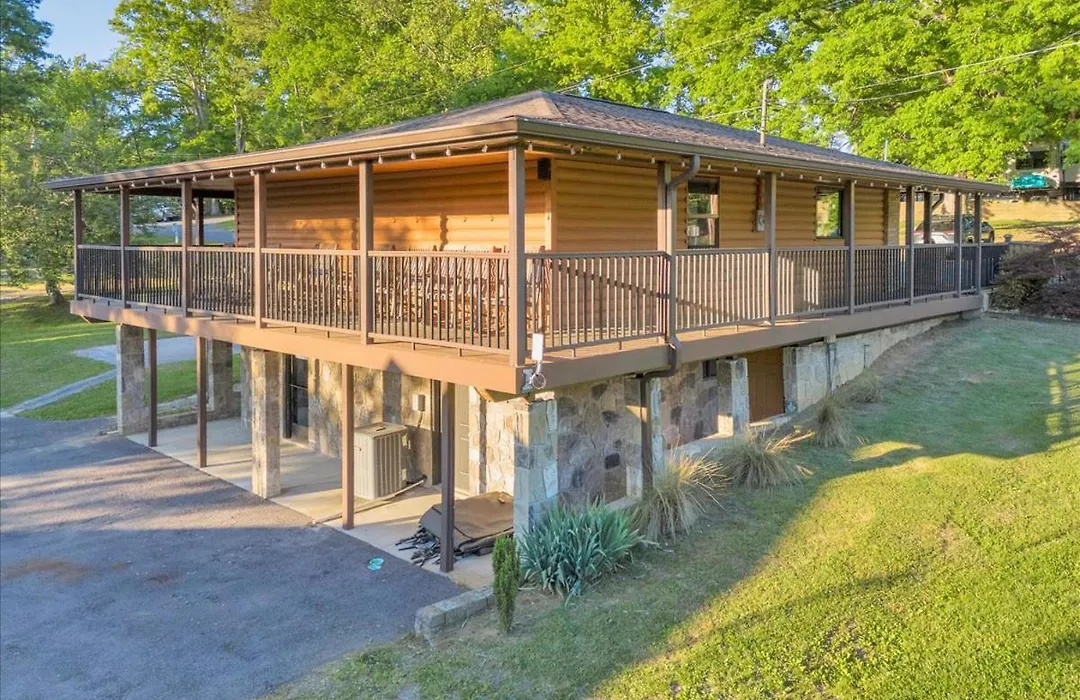 Studio Cabin With Loft Near Smoky Mountains-1