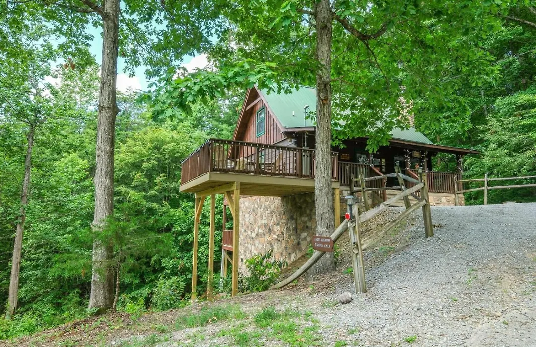 Hikers Hideaway-1