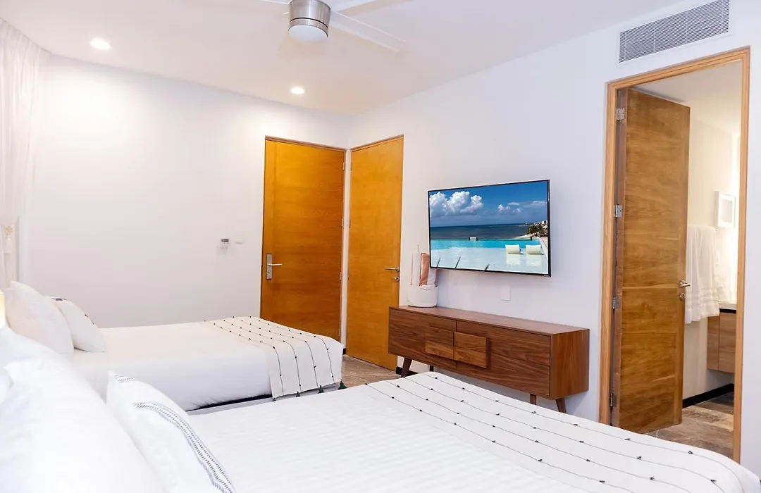 It Beach Condo-1