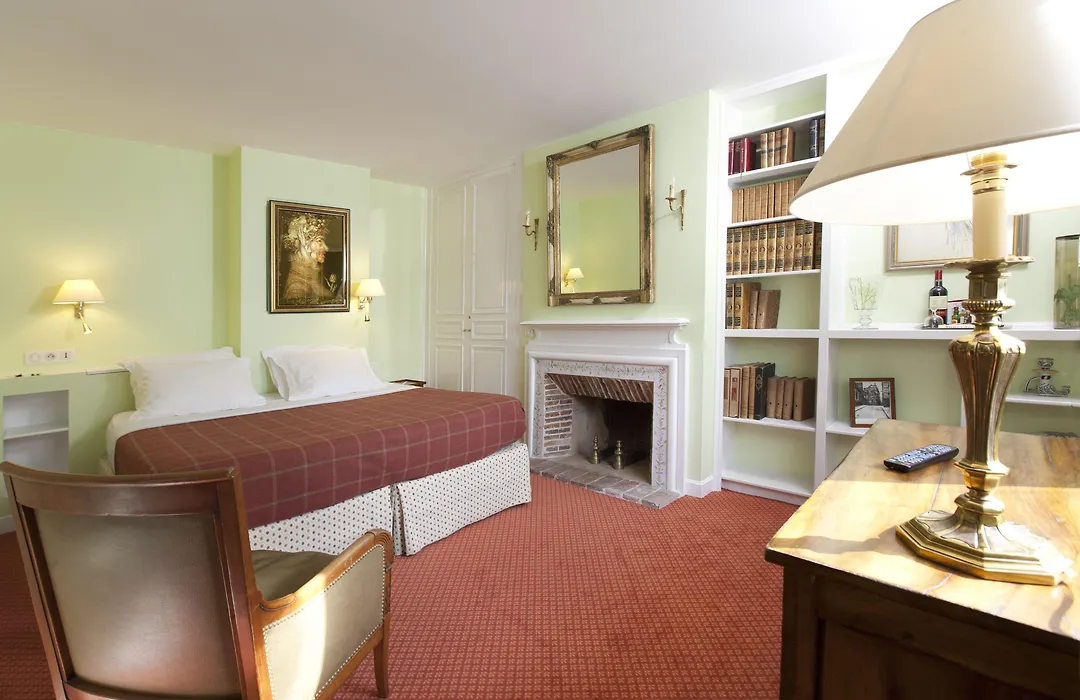 Relais Du Louvre-1