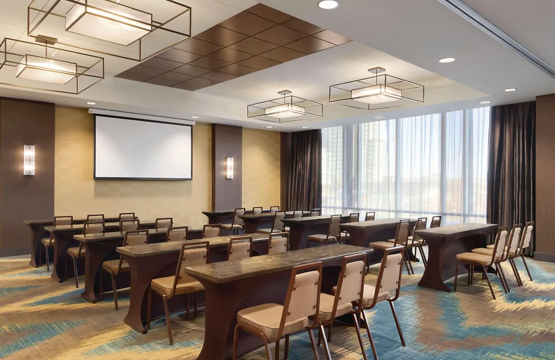 Hilton Garden Inn Calgary Downtown-1