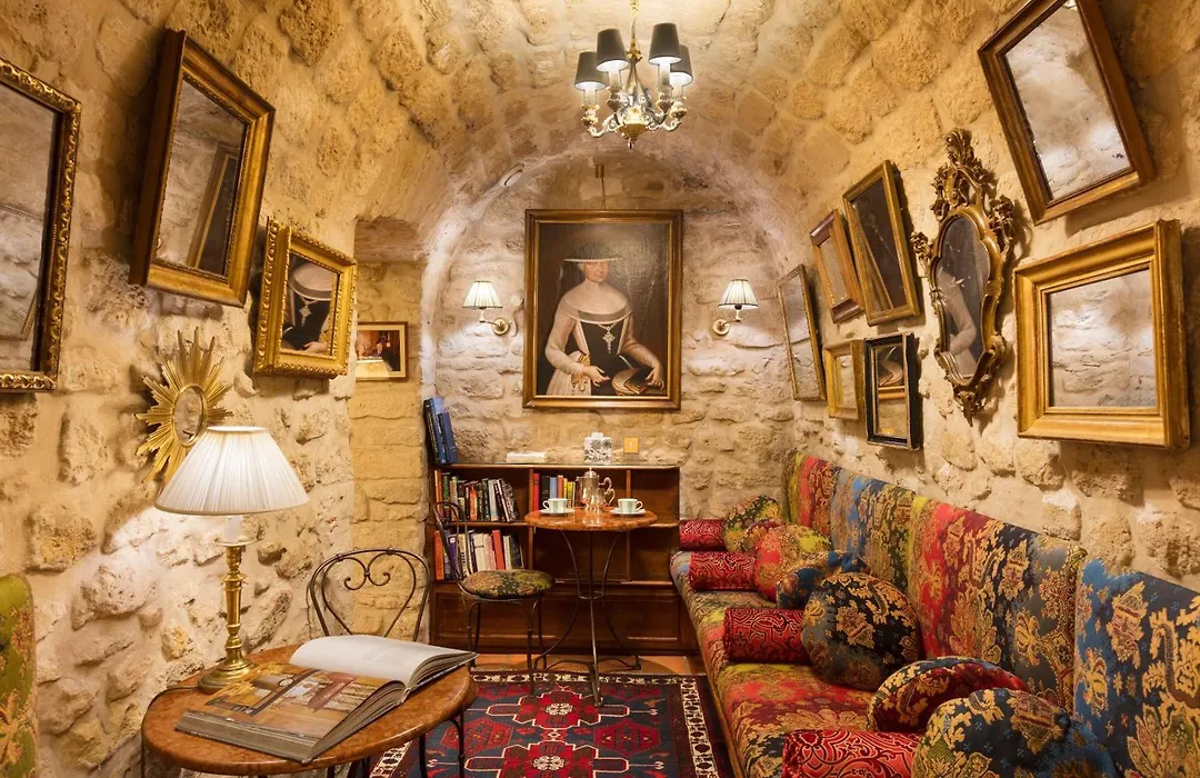 Hotel Duc De St-Simon-1