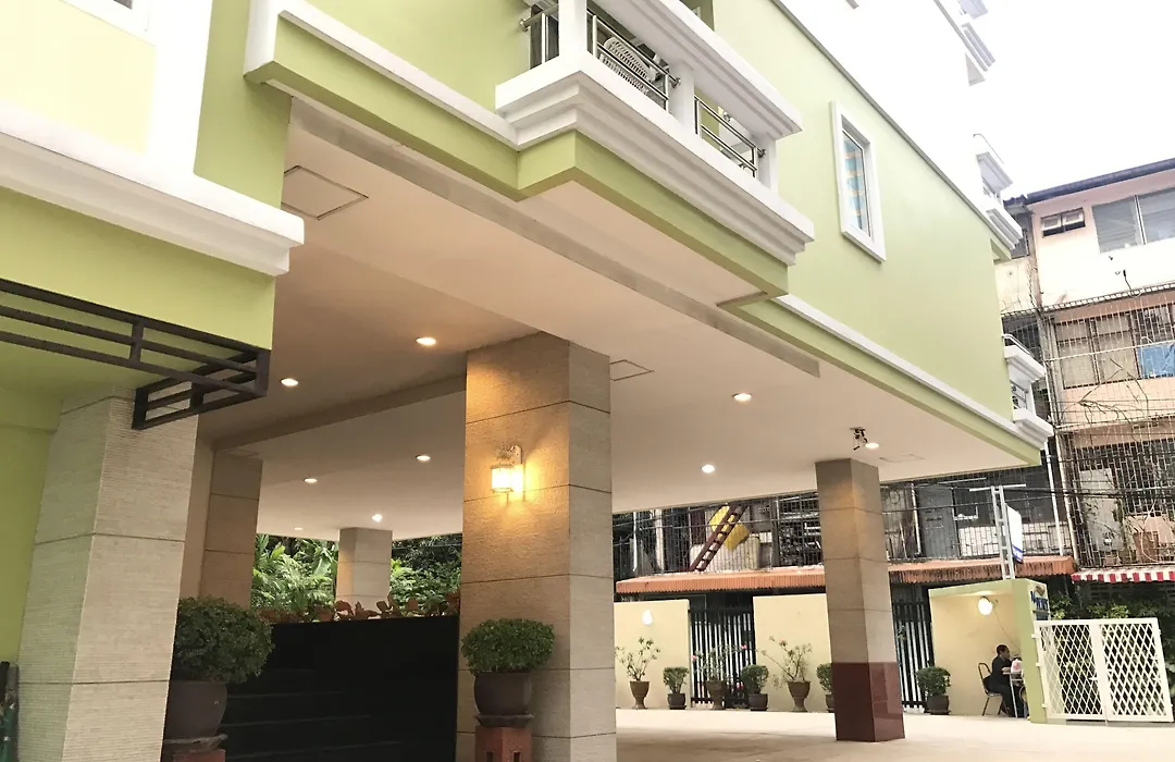 14 Place Sukhumvit Suites-1