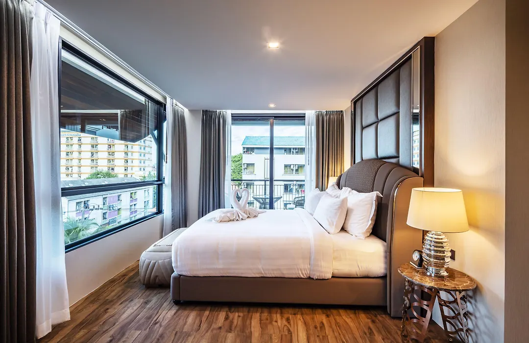 The Grand Sala Thai-1
